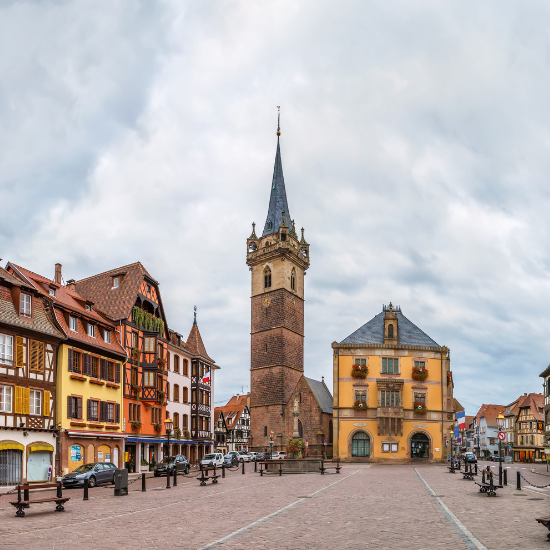Photo de la place principale à Obernai